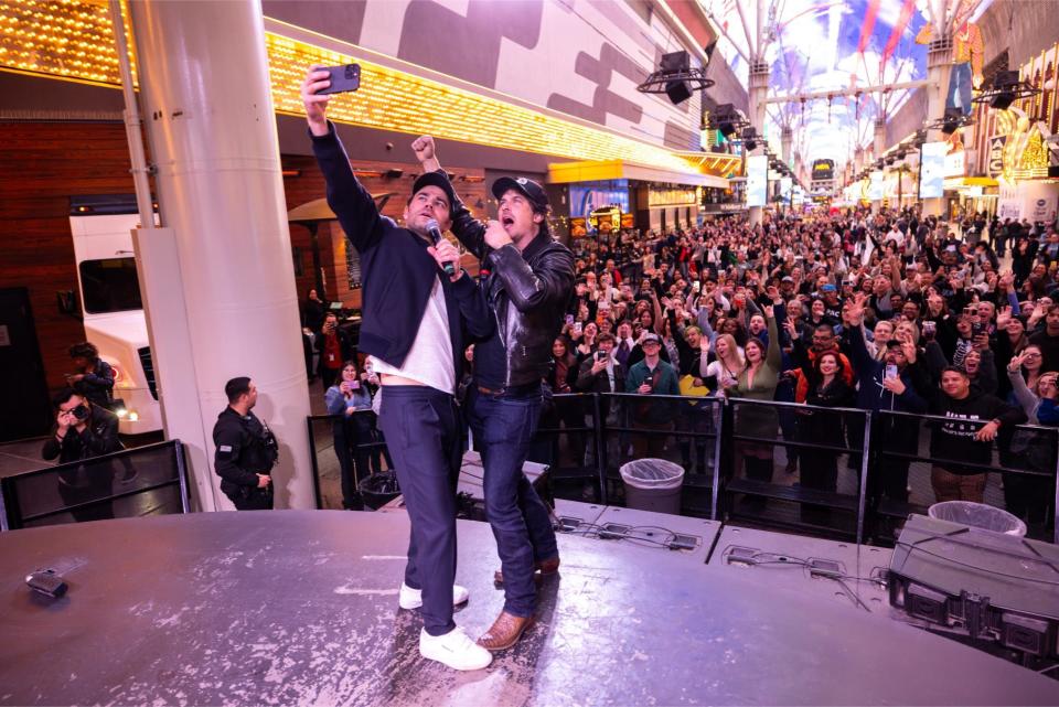 'The Vampire Diaries' Stars Ian Somerhalder and Paul Wesley Take Flight On Slotzilla Zipline At Circa Las Vegas