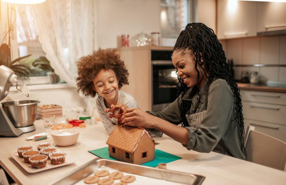 5) Host a gingerbread competition.