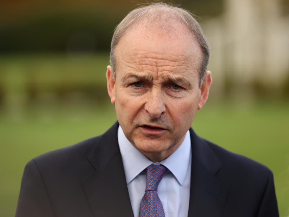 <p>También 6,2 salarios medios de su país gana Micheal Martin, primer ministro de Irlanda, aunque en términos absolutos la cantidad es mayor, 18.092 euros. (Foto: Liam McBurney / PA Images / Getty Images).</p> 