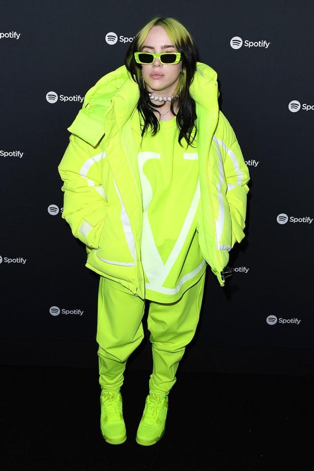 Billie Eilish is giving Avril Lavigne sk8er boi vibes in a tie and baggy  jeans