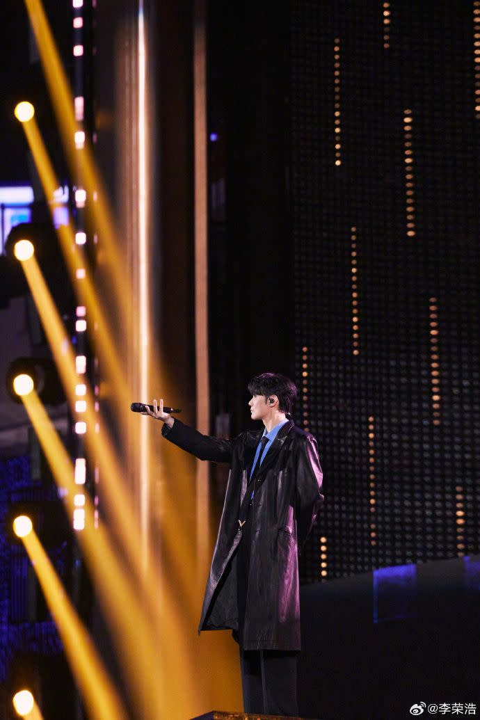 李榮浩現場唱功極穩。