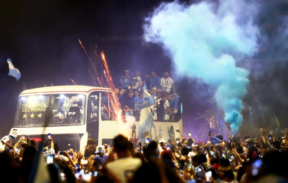 Argentina team arrives to Buenos Aires after winning the World Cup (REUTERS)