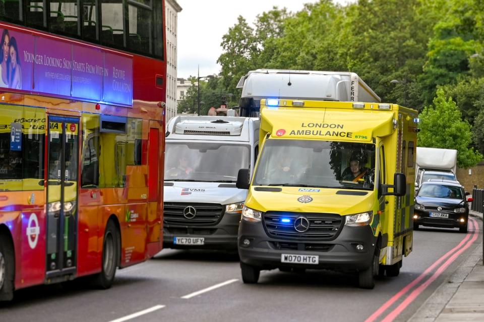 Drivers could be fined £1000 for letting ambulance pass (Getty Images)