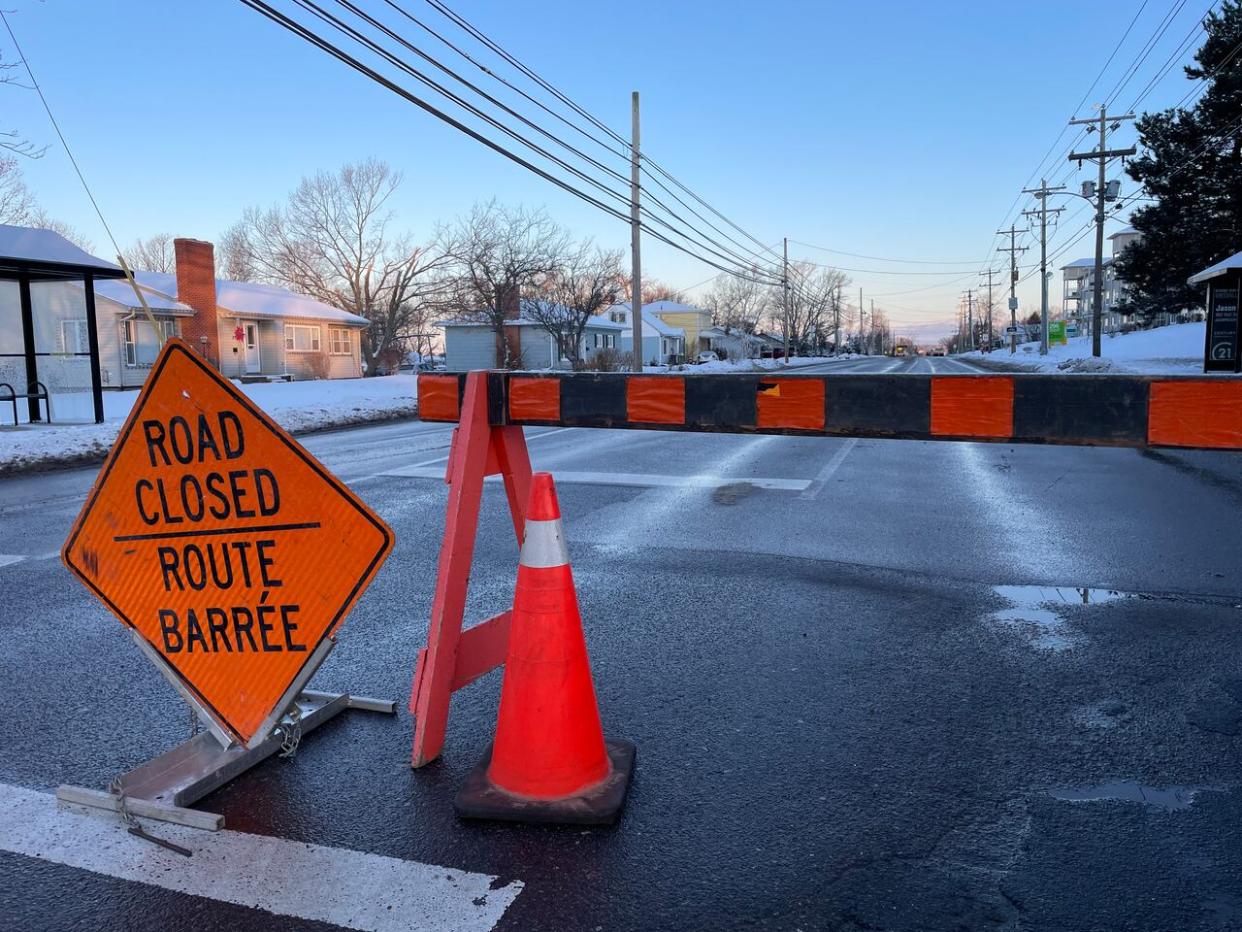 North River Road was closed from Belvedere Avenue to Seaview Avenue due to a water main break in this photo from February of this year. (Kevin Yarr/CBC - image credit)