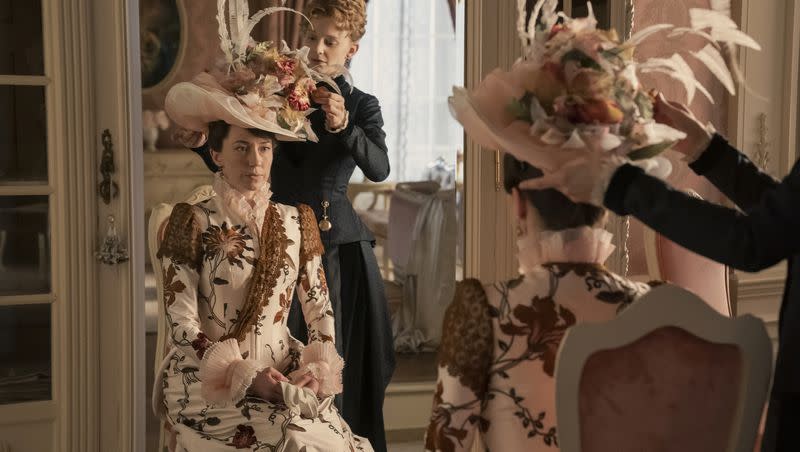 Carrie Coon and Erin Wilhelmi in “The Gilded Age” Season 2 premiere.