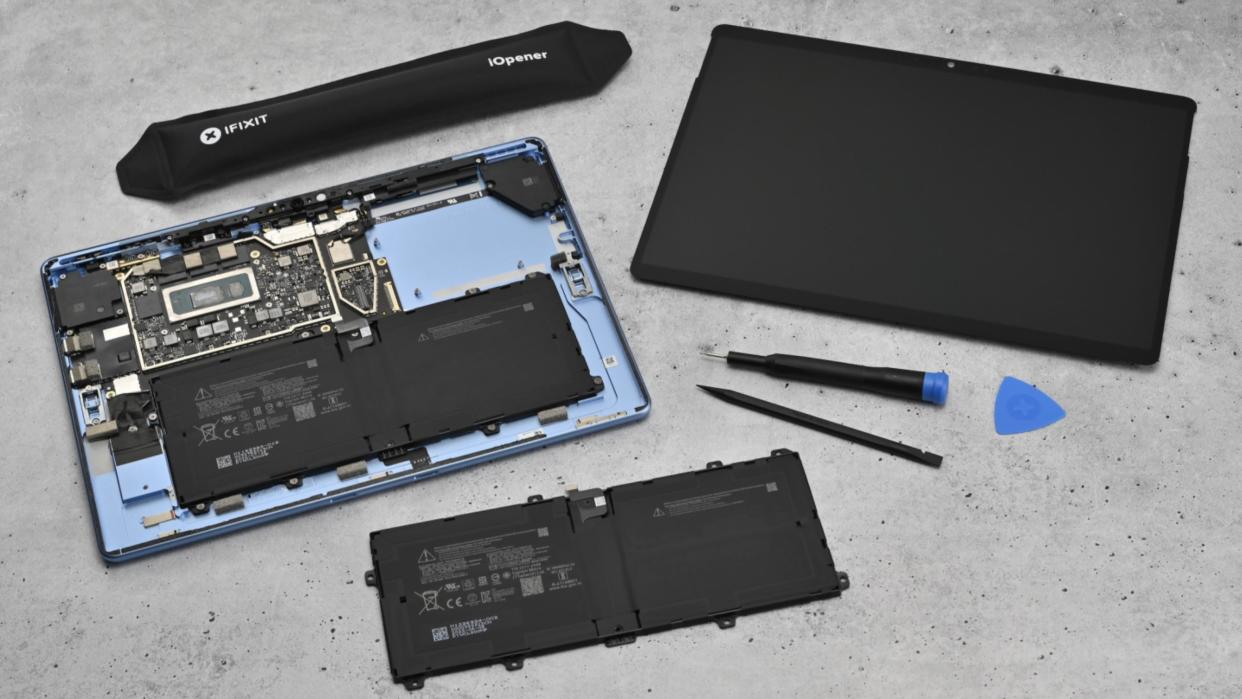  Image of iFixit repair parts. 