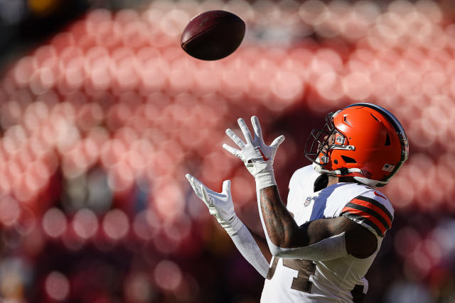 Cleveland Browns running back Jerome Ford (34) runs the ball