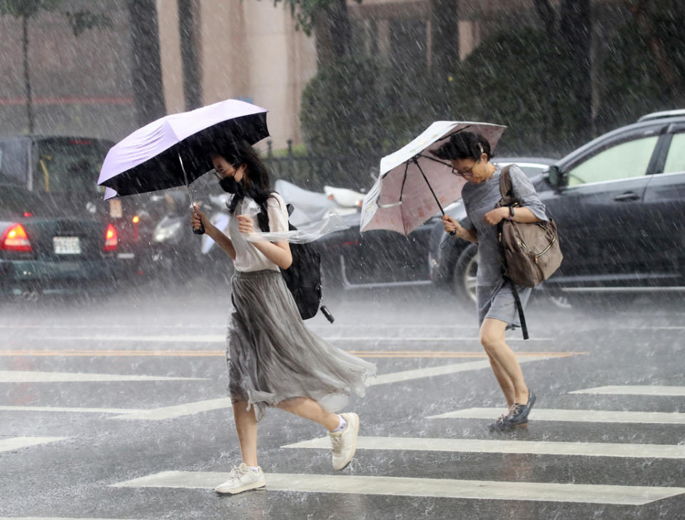 9縣市豪大雨特報。（資料照）