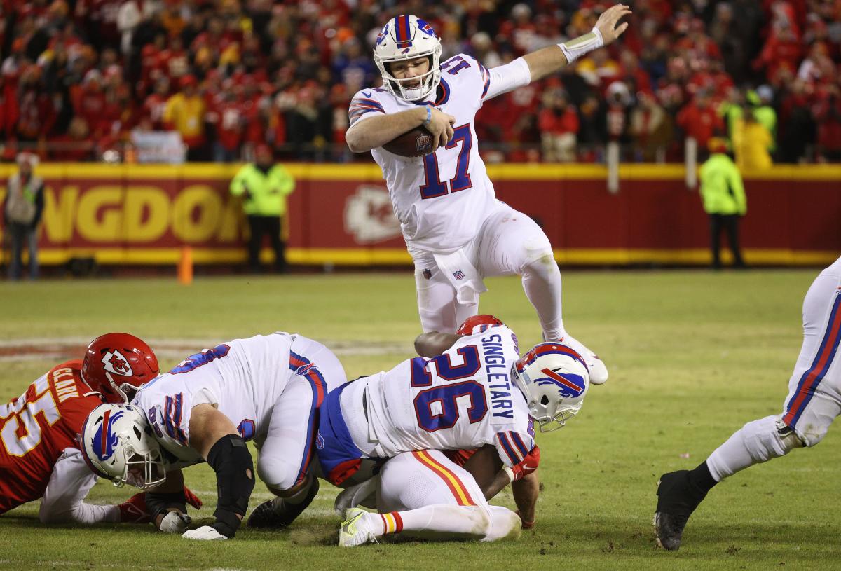 Buffalo Bills - Josh Allen meets Jim Kelly. #GoBills