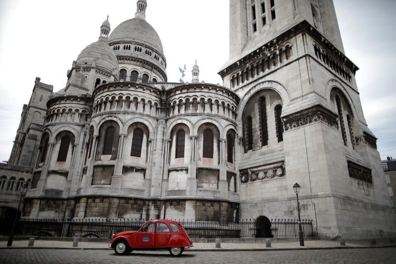 Paris iconic 2CV tours feel brunt of COVID-19 impact on tourism