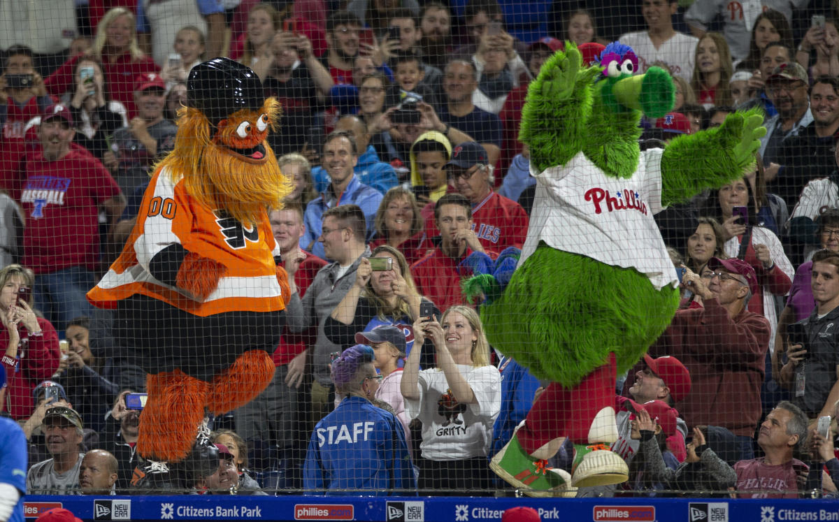 Watch Philadelphia Flyers mascot Gritty destroy Wells Fargo Center 'rage  room