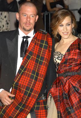 With frequent client Sarah Jessica Parker wearing matching McQueen kilt designs at the Met Gala in 2006.