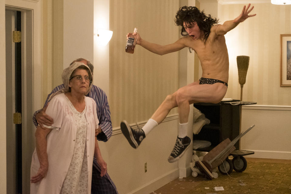 Tommy Lee, played by Machine Gun Kelly, carouses in The Dirt, Netflix's Mötley Crüe biopic.