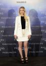 <p>On adore les différents looks adoptés par J. Law lors de la promotion de <i>Passengers</i> et ce look n'échappe pas à la règle. La jeune actrice nous a donné une belle leçon pour s'habiller comme une vraie boss (#<i>GirlBoss</i>) en optant pour un ensemble jupe/blazer blanc séduisant. (<i>Photo par Getty Images</i>)</p>