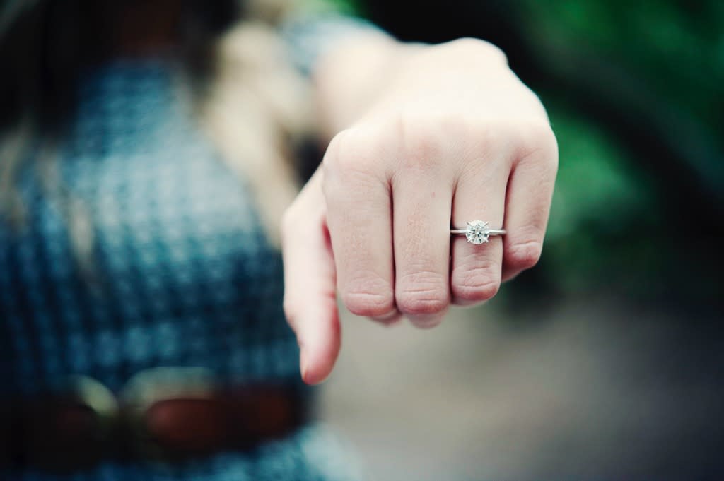 A Texas-based jeweler is teaming up with a local gun dealer to offer a free rifle or shotgun to customers who buy a diamond engagement ring. (Photo: Getty)