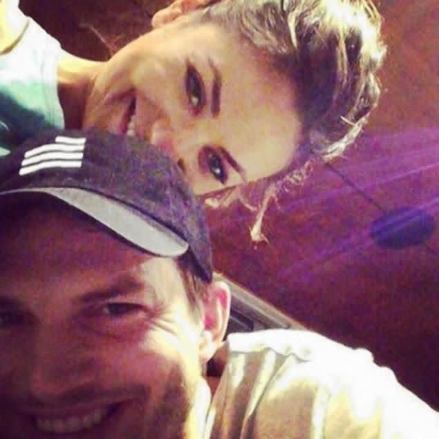 Ashton Kutcher, Mila Kunis Pregnant, Ashton Kutcher Mila Kunis PRegnant,breaking news