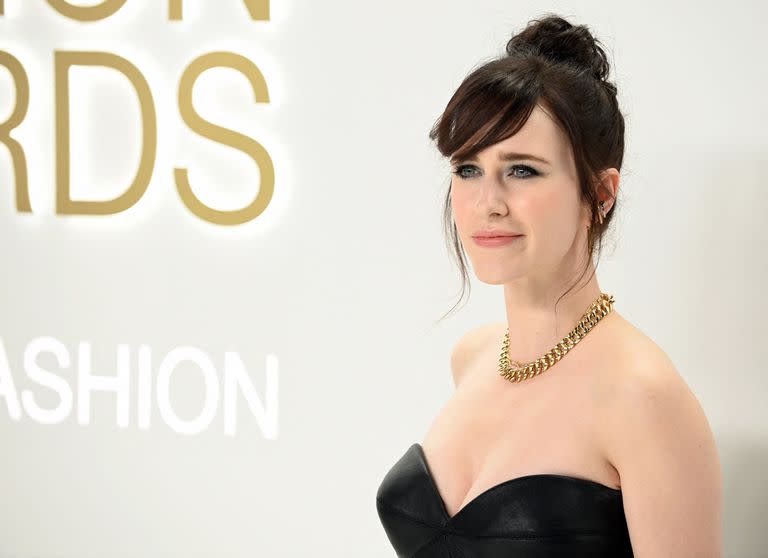 Rachel Brosnahan en la entrega de los CFDA Fashion Awards