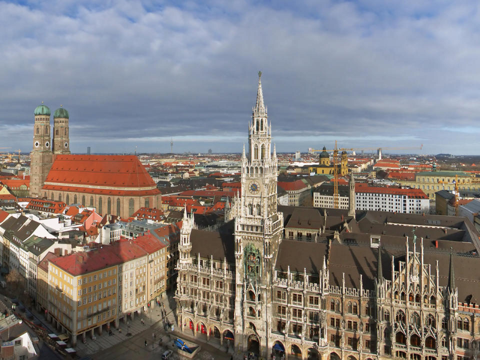 Platz 1: Spitzenreiter in Sachen freie Stellen ist München. Bei 187.327 Jobangeboten durfte hier sicherlich so manch ein Bewerber fündig geworden sein. Besonders stark vertreten war von Oktober 2016 bis September 2017 in Bayerns Hauptstadt die Industriebranche. (Bild-Copyright: ddp Images)