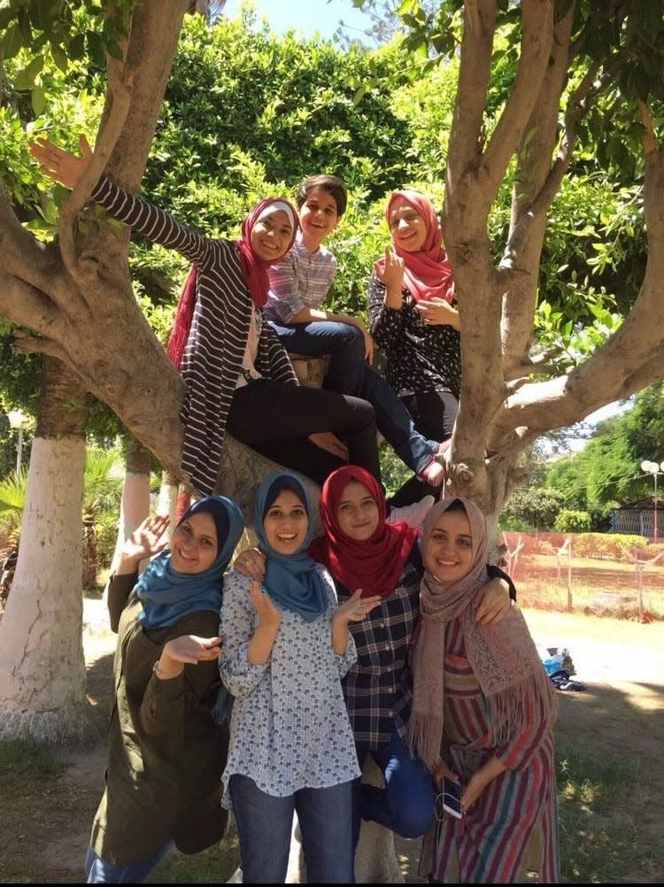 Sara Shannan with friends in Gaza Municipal Park in 2018.