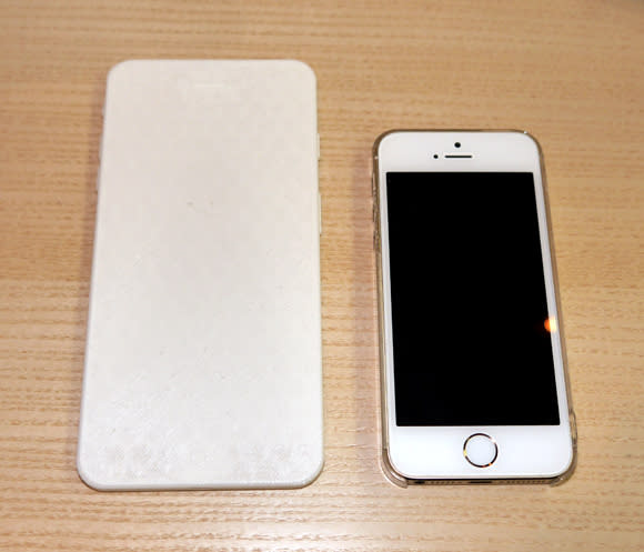 Massive 5.5-inch iPhone 6 phablet mockup compared to iPhone 5s in new leak