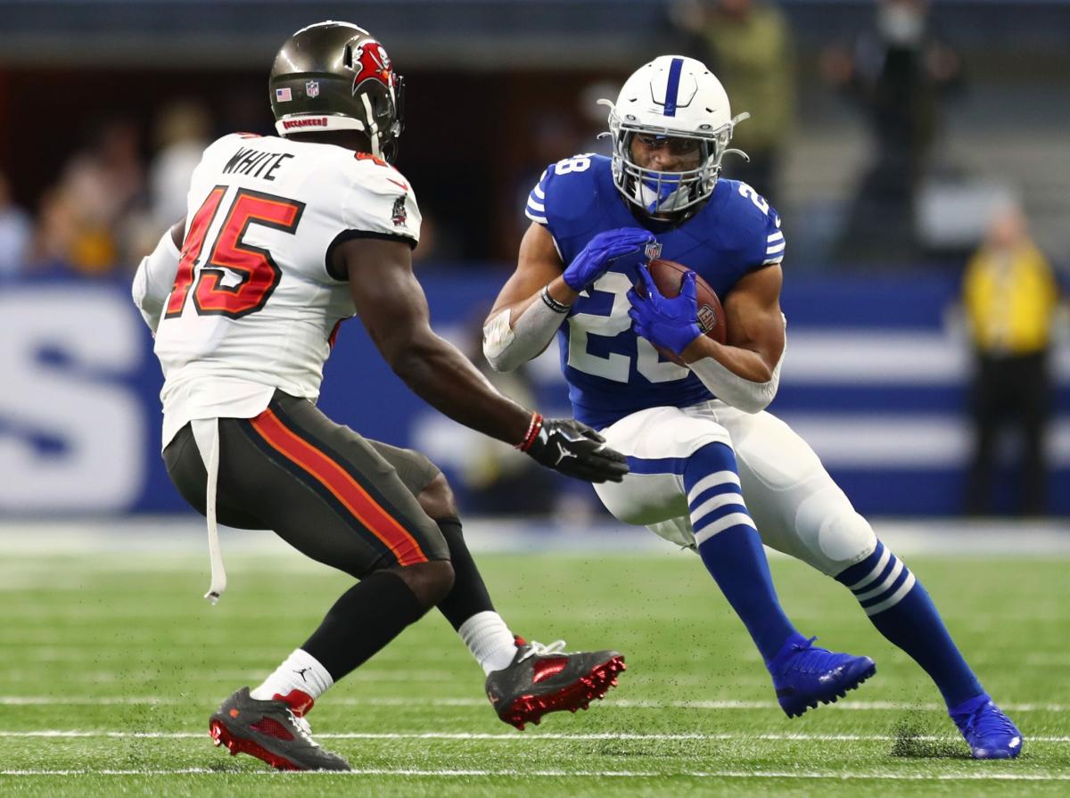 Reeling Colts fall 38-35 to Bucs for 5th loss in 6 games