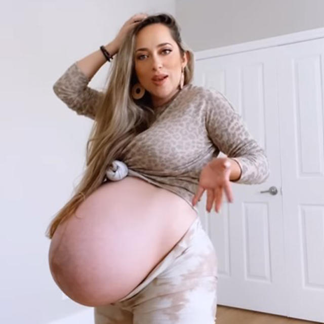 Pregnant mum says baby bump is so huge people think she's carrying eight  babies - Mirror Online
