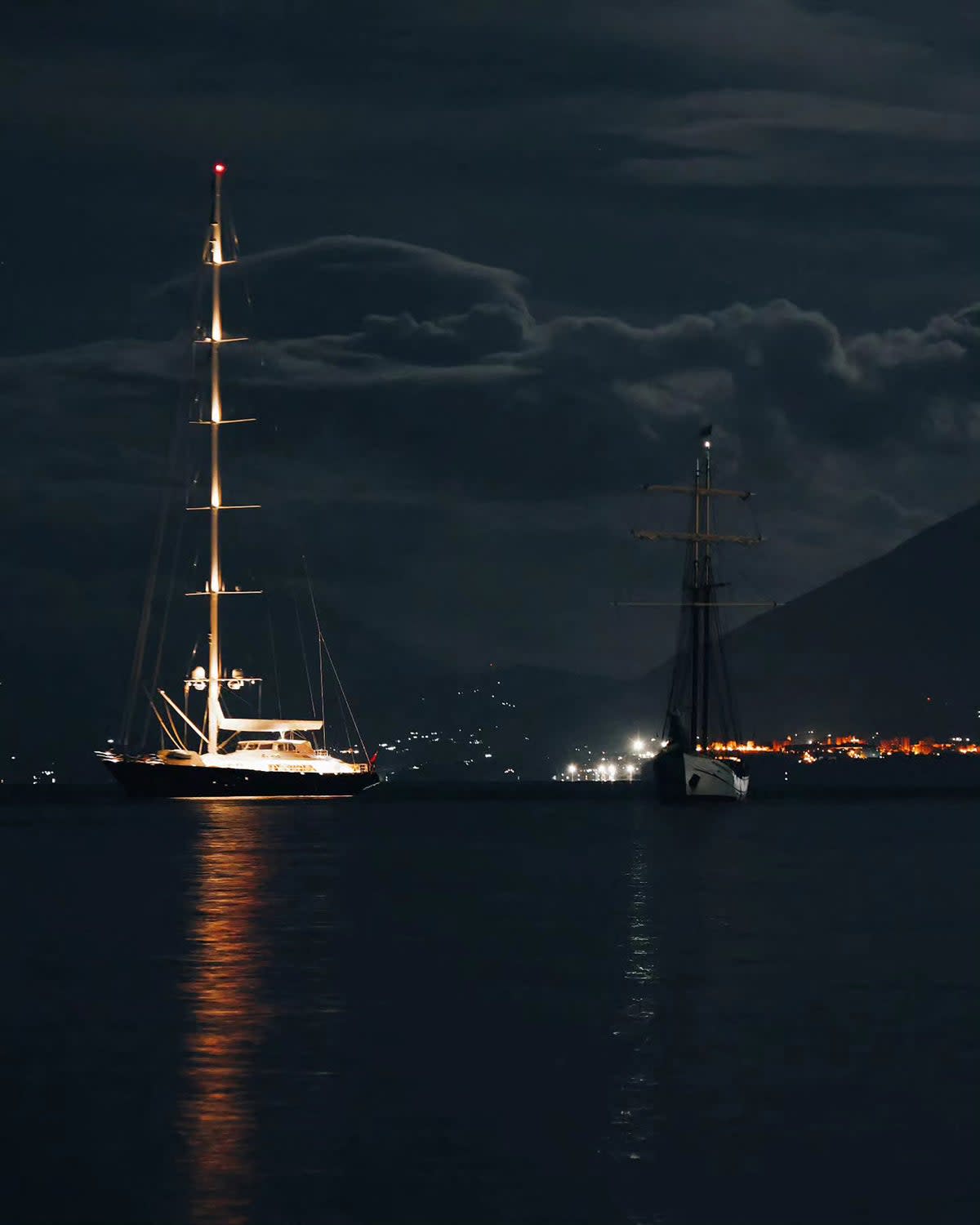 The luxury superyacht called ‘The Bayesian’ off Porticello, Palermo (BAIA Santa Nicolicchia/AFP via G)