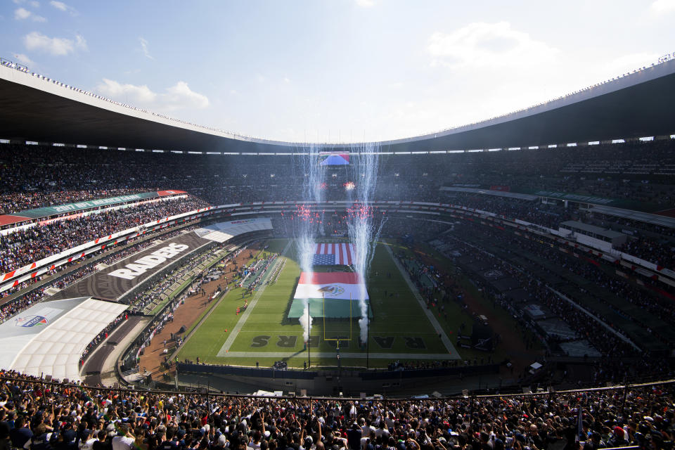 Así lució la ceremonia previa del NFL México en 2017: Patriots vs Raiders. | Foto: Getty