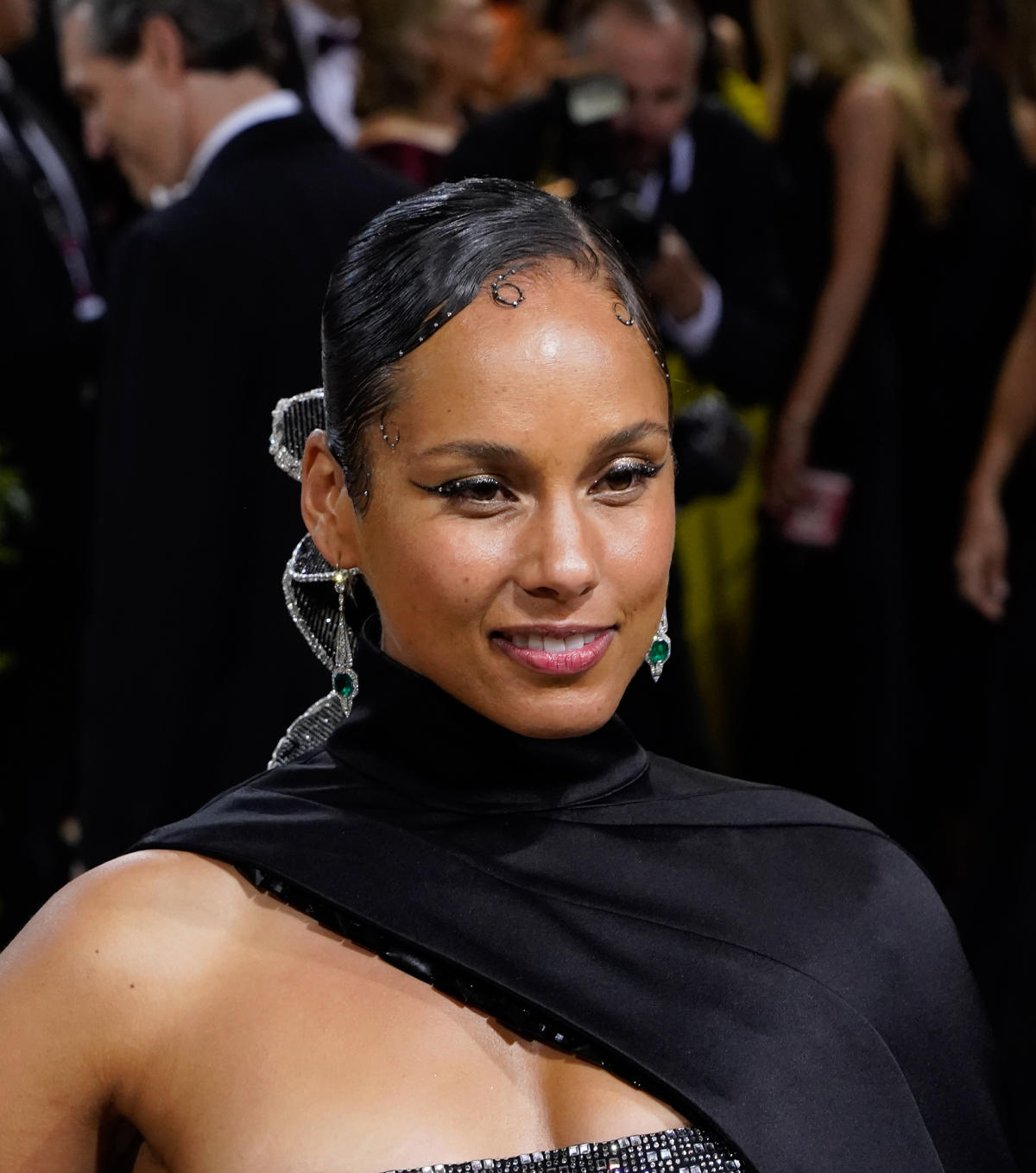 Alicia Keys announces her first-ever holiday album: 'I can't wait for you  to fall in love with it' - Good Morning America