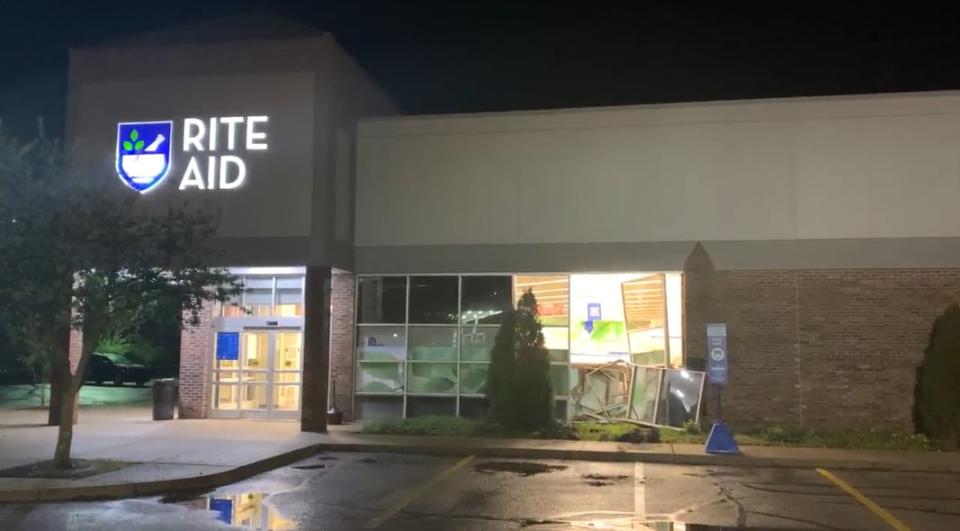 Car crashes in Kettering Rite Aid