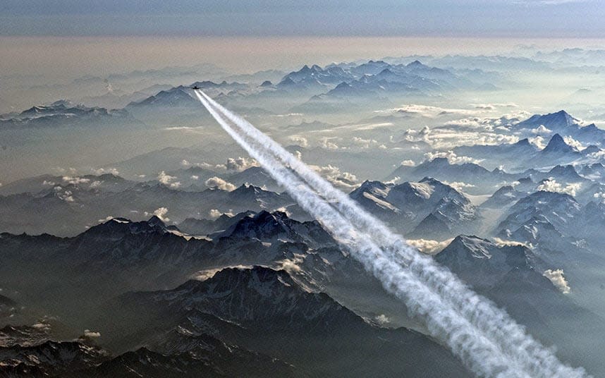 Could we see fewer contrails in the sky thanks to biofuels? - © 20010 Rori Palazzo