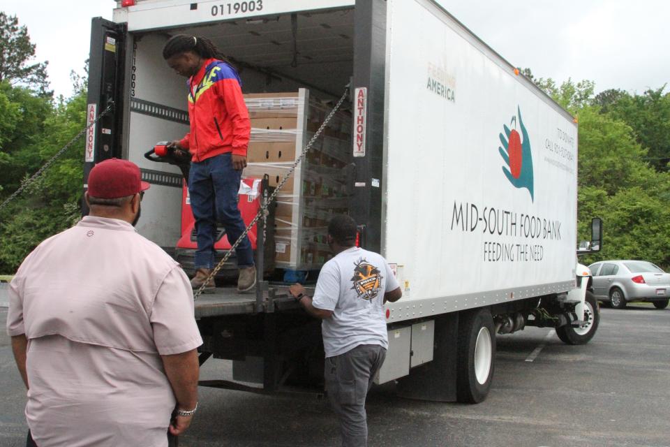 The Mid-South Food Bank picks up a donation of food.