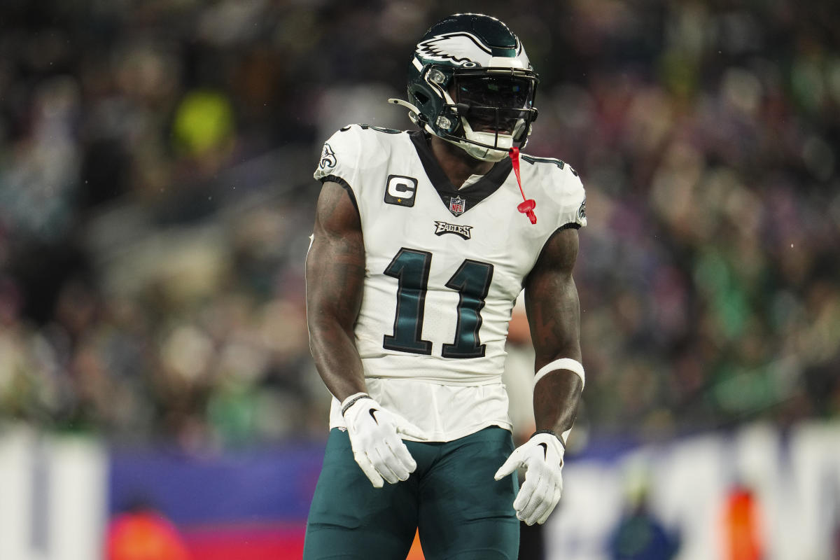 A.J. Brown Extends Contract with Philadelphia Eagles: Secures Highest-Paid Wide Receiver Spot in NFL History