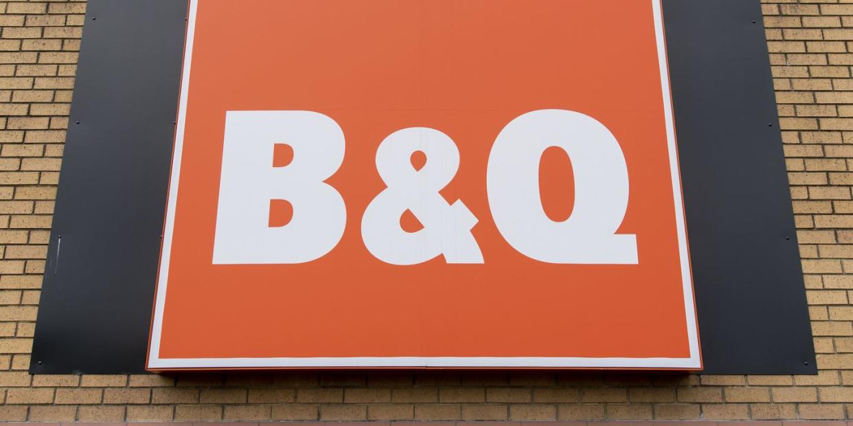 b and q store logo