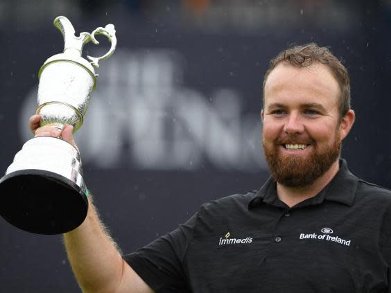 Shane Lowry lifts the Claret Jug (Getty)