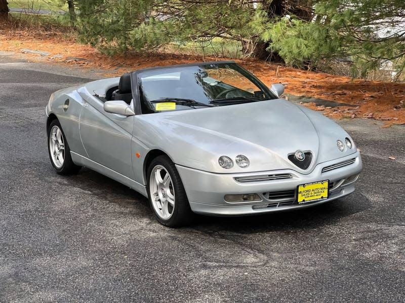 Photo: <a class="link " href="https://boston.craigslist.org/bmw/ctd/d/bellingham-1998-alfa-romeo-spider-ts/7734013754.html" rel="nofollow noopener" target="_blank" data-ylk="slk:Craigslist;elm:context_link;itc:0;sec:content-canvas">Craigslist</a>