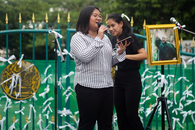 Jutatip Sirikhan, the president of the Student Union of Thailand speaks at the gate of Remand Prison in Bangkok