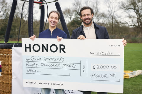 Spencer Matthews and Gaia Garments founder Ellena Gall, winner of the HONOR Lightest Boardroom competition (Photo: Business Wire)