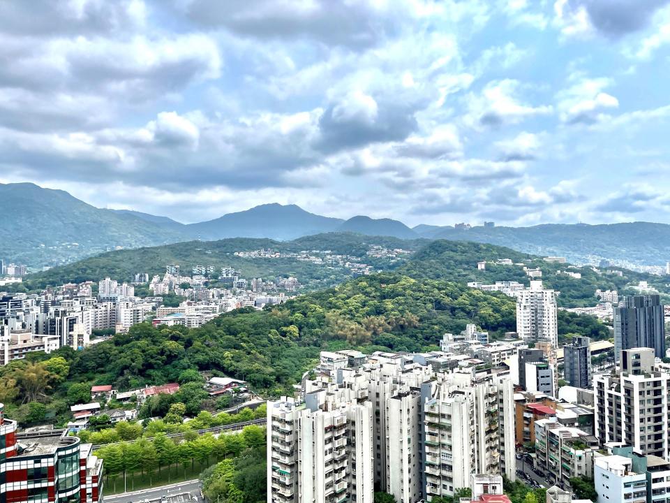 台北市公立大學近三年周邊房價，陽明交通大學周邊房屋單價和漲幅，雙雙勝過北投區平均，漲幅居國立大學之冠，台灣大學周邊房價漲幅12%只排第三。房市示意圖/永慶房屋提供