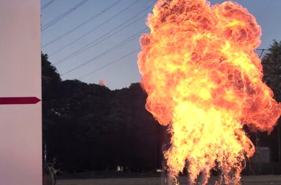 推廣LTE 日電信商「3秒爆裂煎餃」廣告爆紅