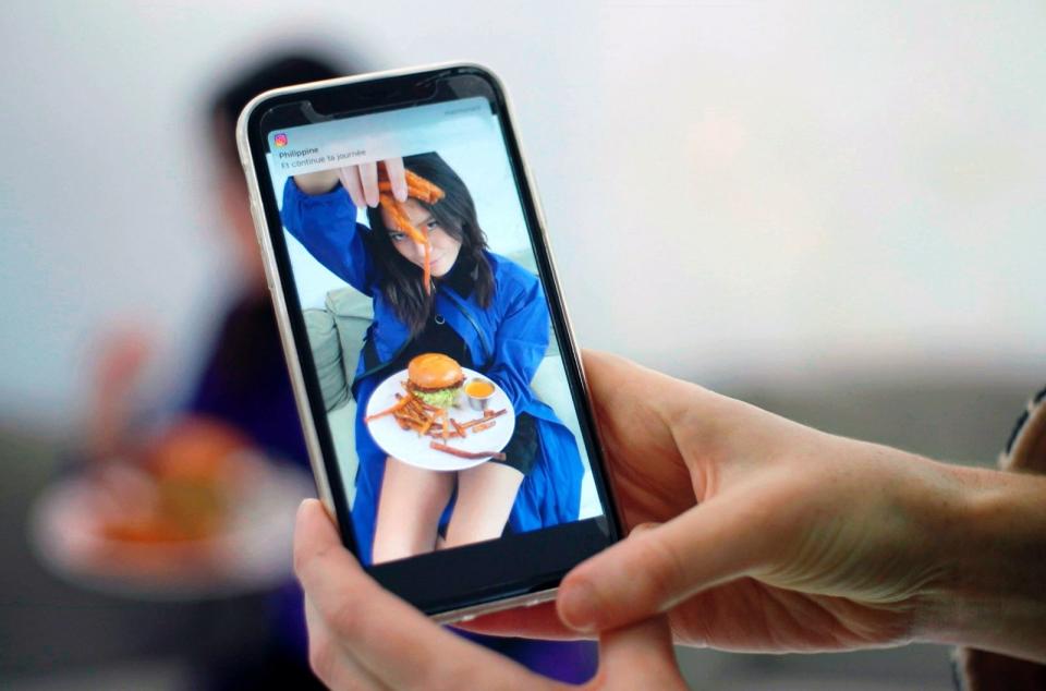 Fotos kunstvoll angerichteter Speisen ist einer der vielen Trends, die Instagram ausgelöst hat: "Foodporn" ist ein weit verbreitetes Phänomen in sozialen Netzwerken geworden.  (Bild: Capa TV)