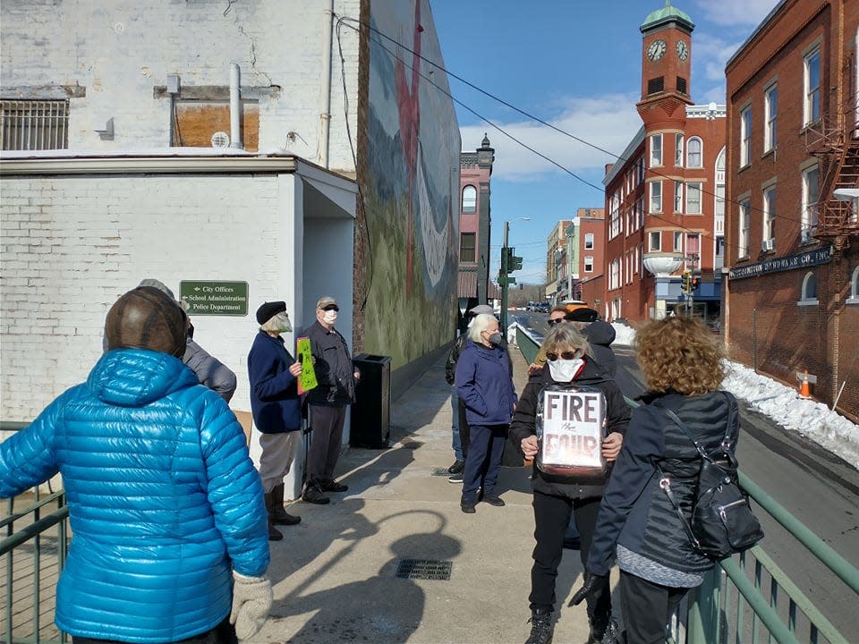 Staunton citizens rally in support of City Manager Steve Rosenberg before the start of a special called meeting where he is expected to resign, followed by city council appointing an interim city manager.