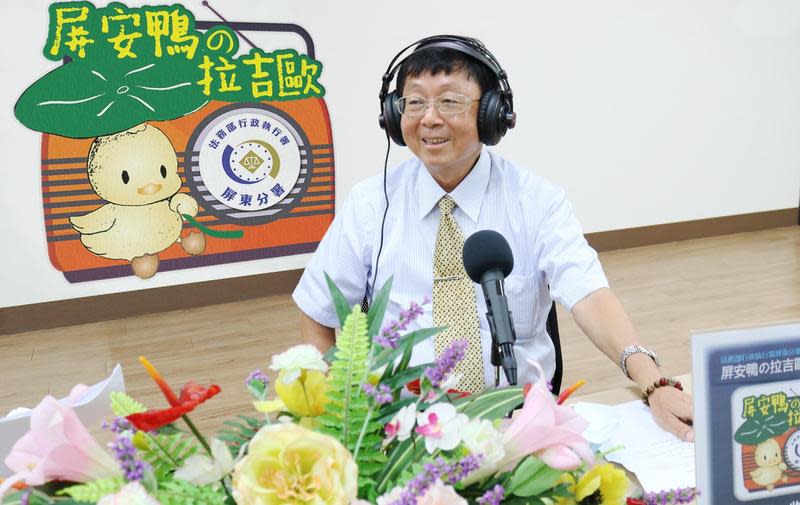 行政執行署長林慶宗視察屏東分署業務並參加該署Podcast節目，內容活潑，深受好評。（行政執行署提供）