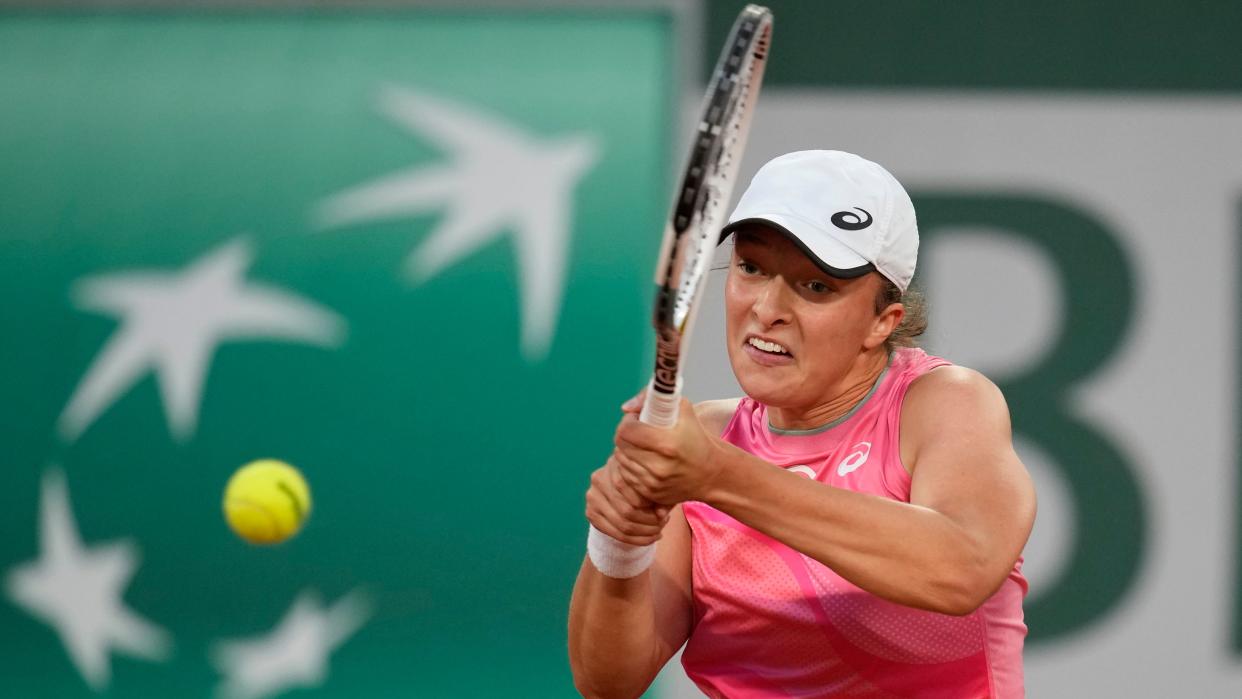 Iga Swiatek On Course To Defend French Open Title After Beating Marta