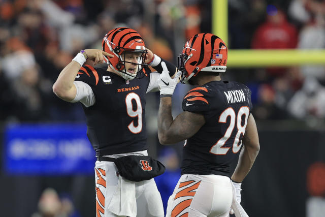 Joe Burrow and Ja'Marr Chase's dads celebrated Bengals AFC title together