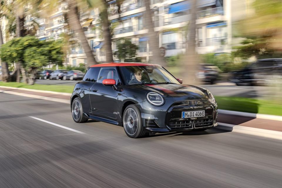 2025 mini cooper se jcw