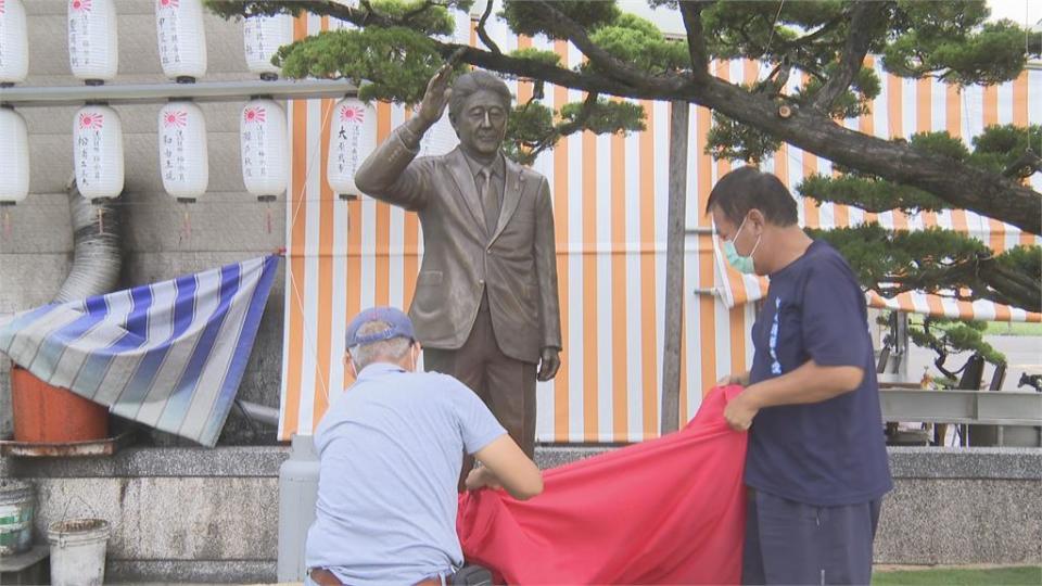 紀念台灣永遠的朋友！　安倍晉三銅像運抵高雄今亮相