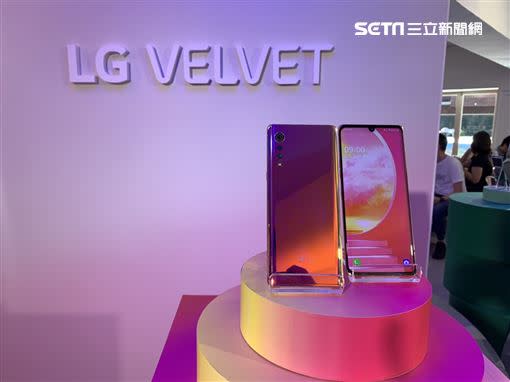  LG 推出 VELVET 蛋糕機。（圖／記者谷庭攝）