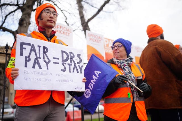 BMA surrenders junior doctor contract strike mandate