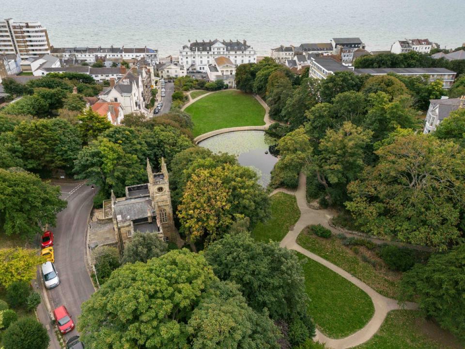 The house backs onto St Leonard’s Gardens, while the sea is a two-minute walk away (Knight and Knoxley)